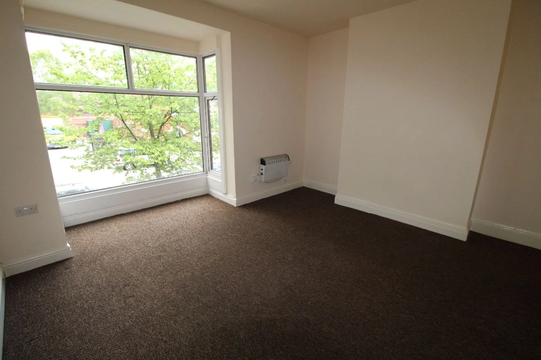 Flat Southcoates Lane in Hull