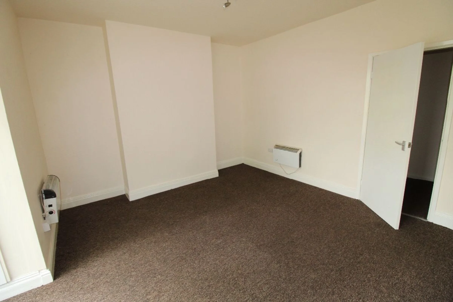 Flat Southcoates Lane in Hull