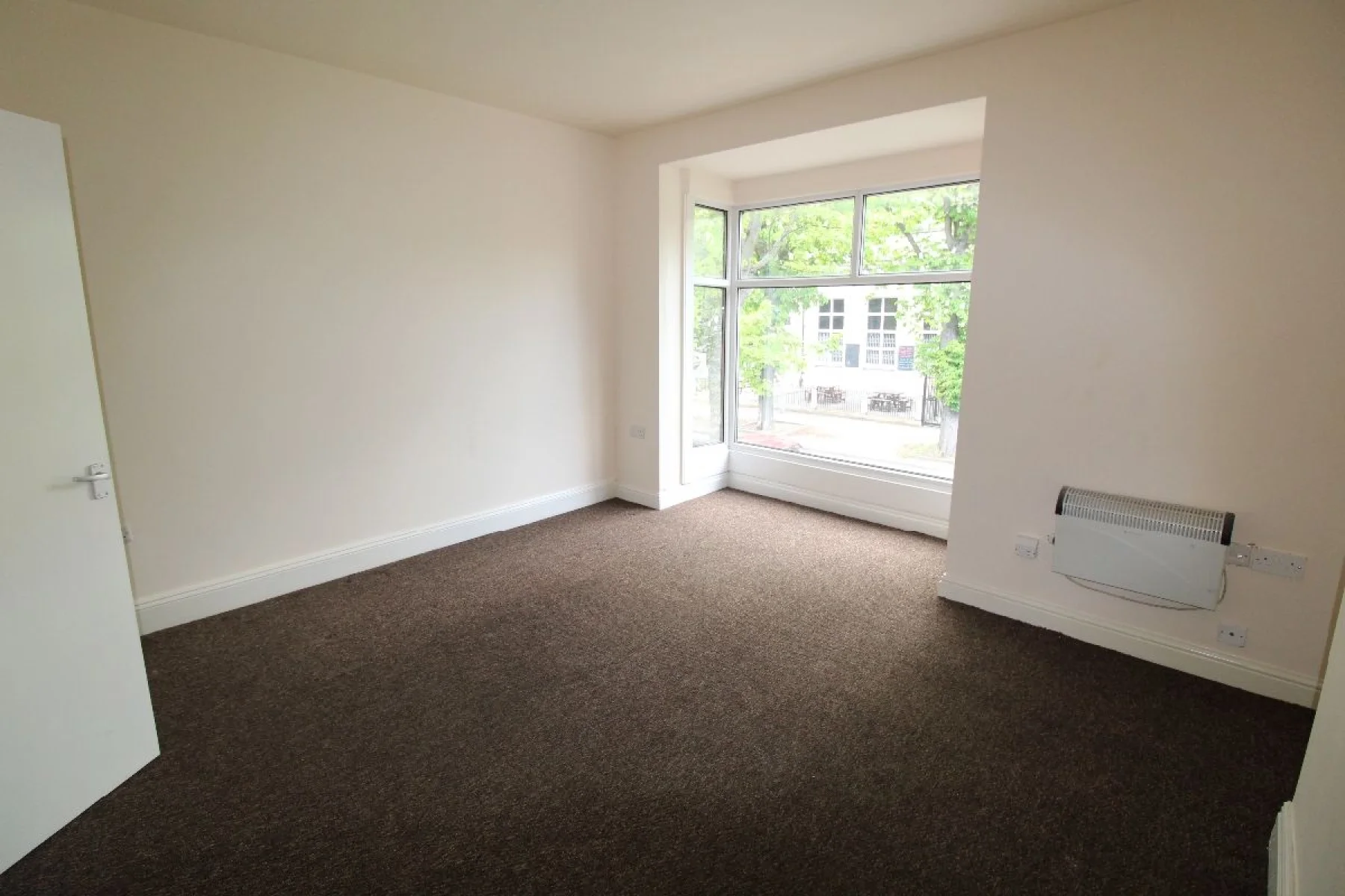 Flat Southcoates Lane in Hull