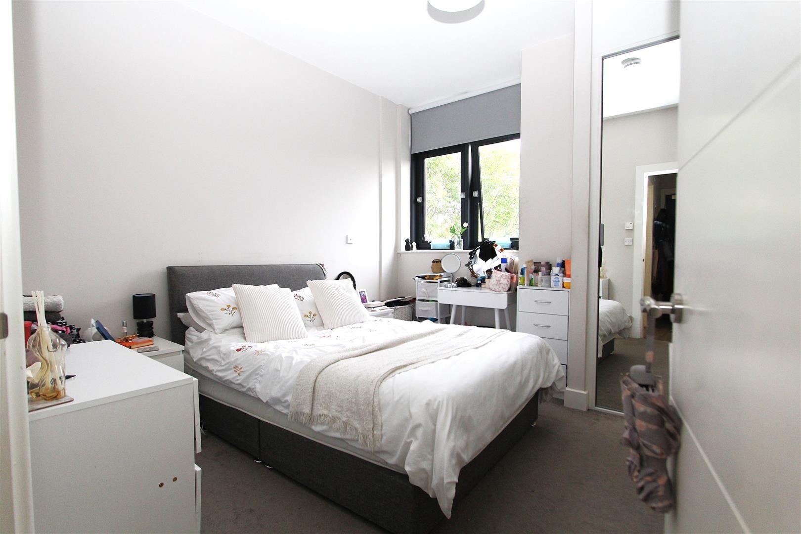 Flat Dawsons Square in Leeds