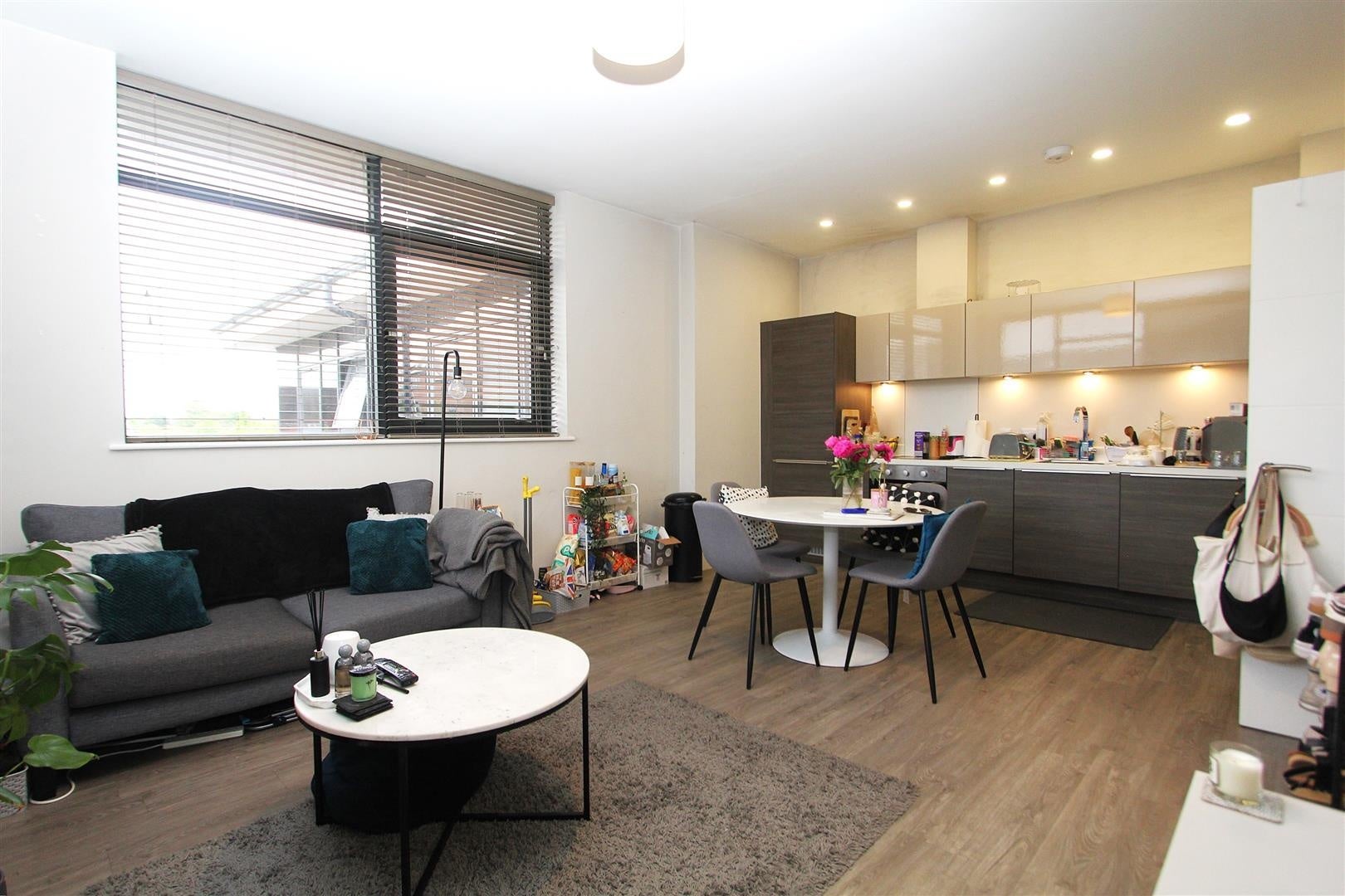 Flat Dawsons Square in Leeds