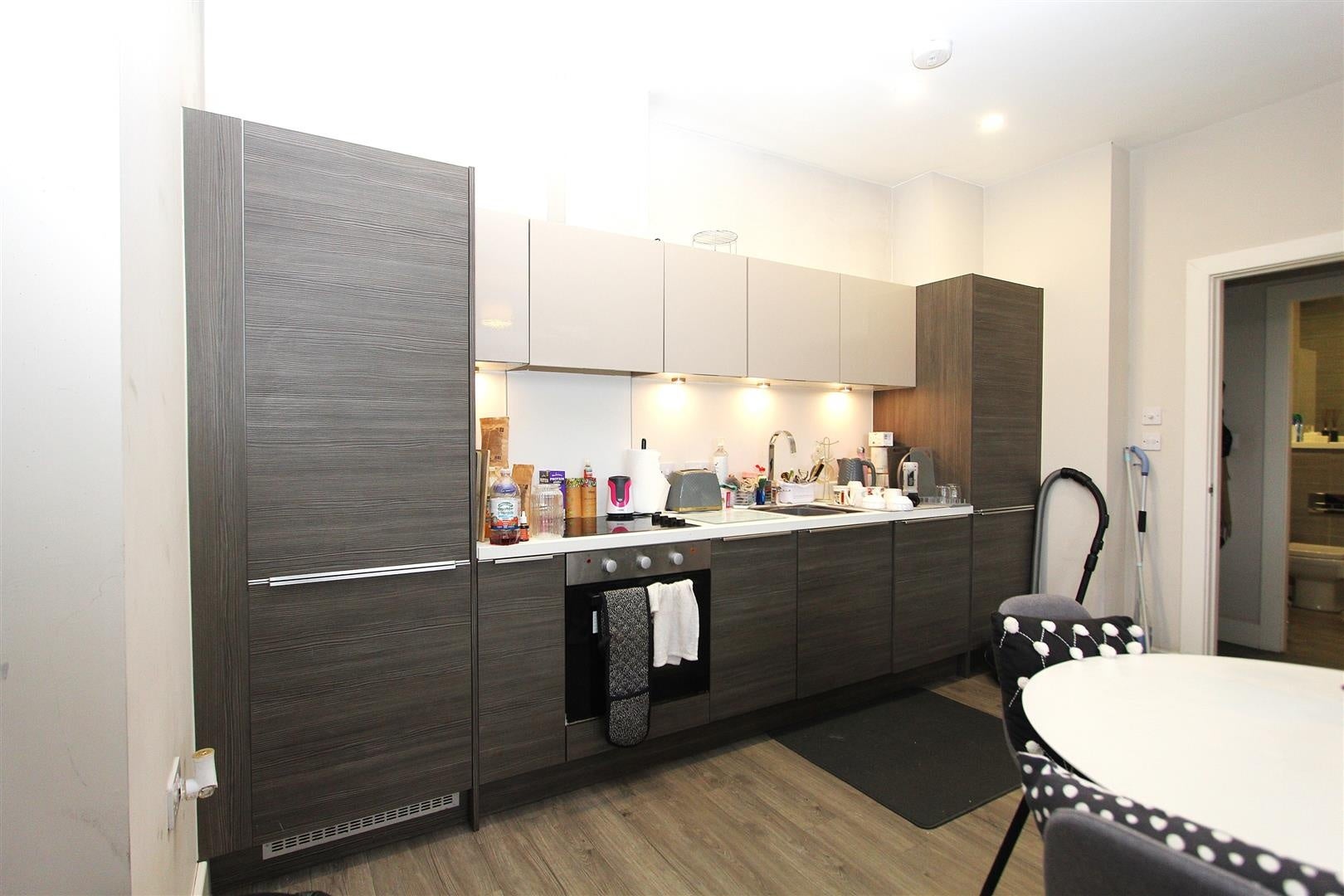 Flat Dawsons Square in Leeds