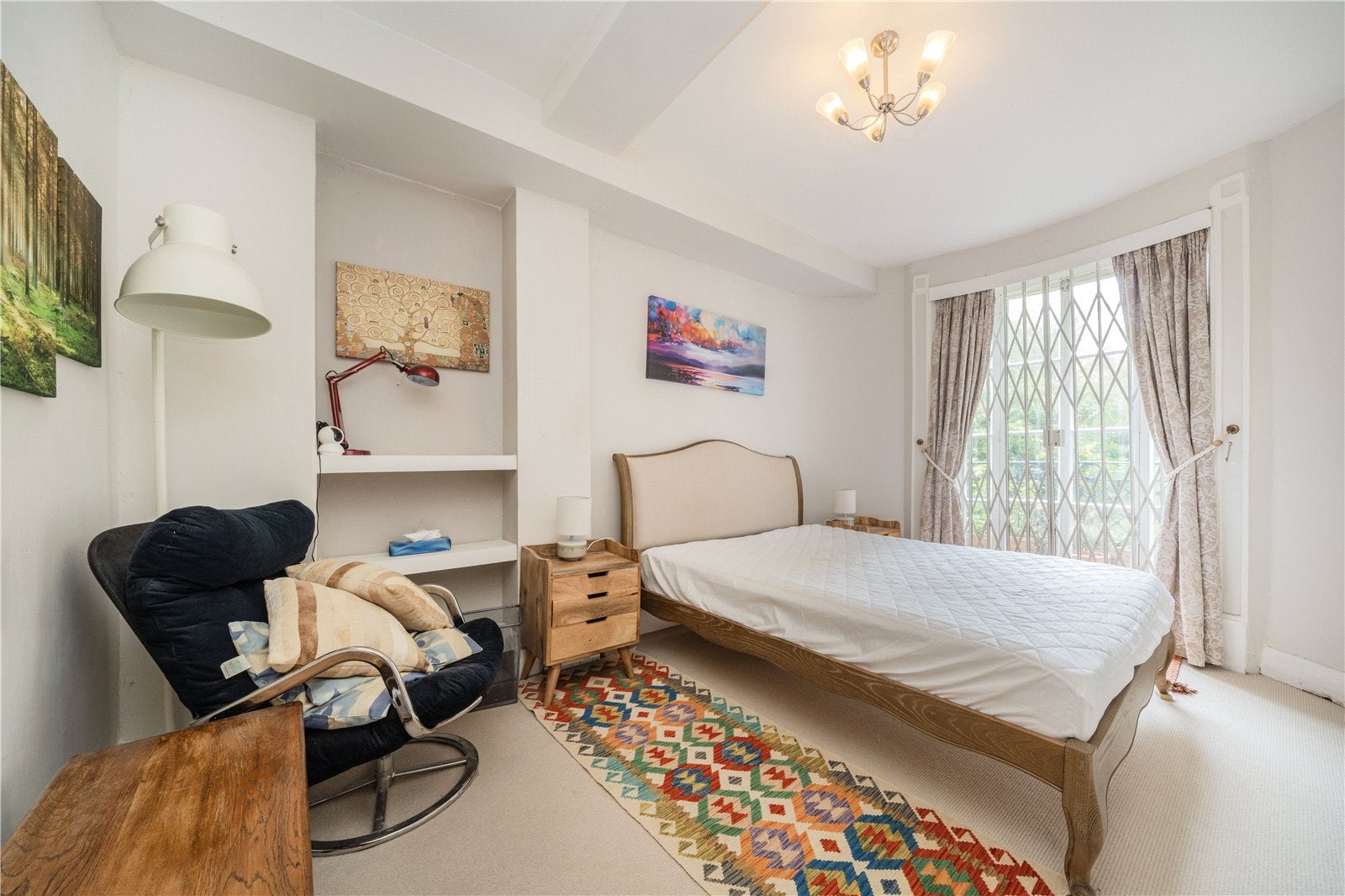 Flat Brixton Road in Greater London