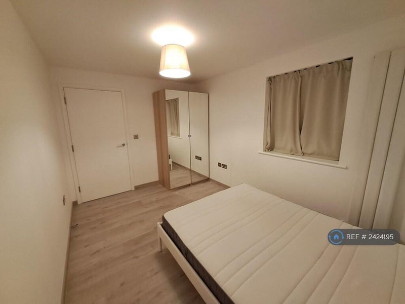 Room Merchant Street in Greater London