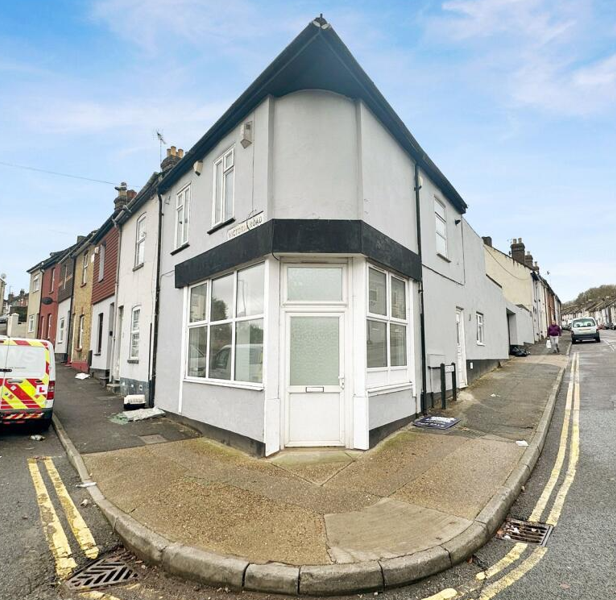 Room Castle Road in Chatham