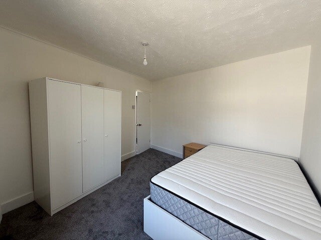 Room Castle Road in Chatham