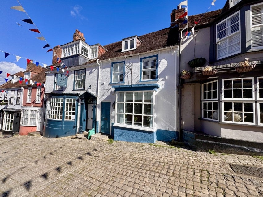 Flat Quay Hill in New Forest