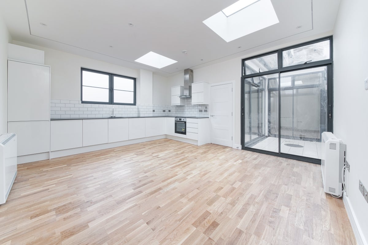 Flat Falkland Road in Greater London