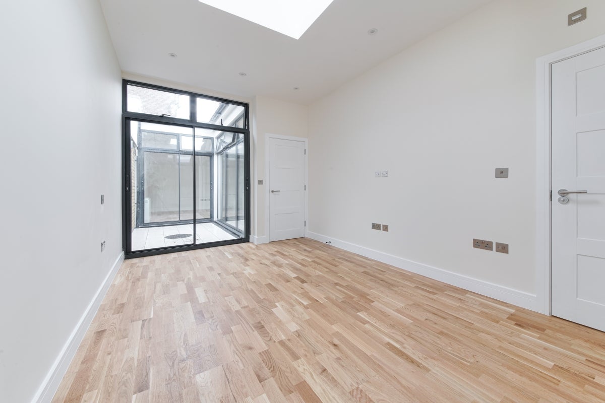 Flat Falkland Road in Greater London