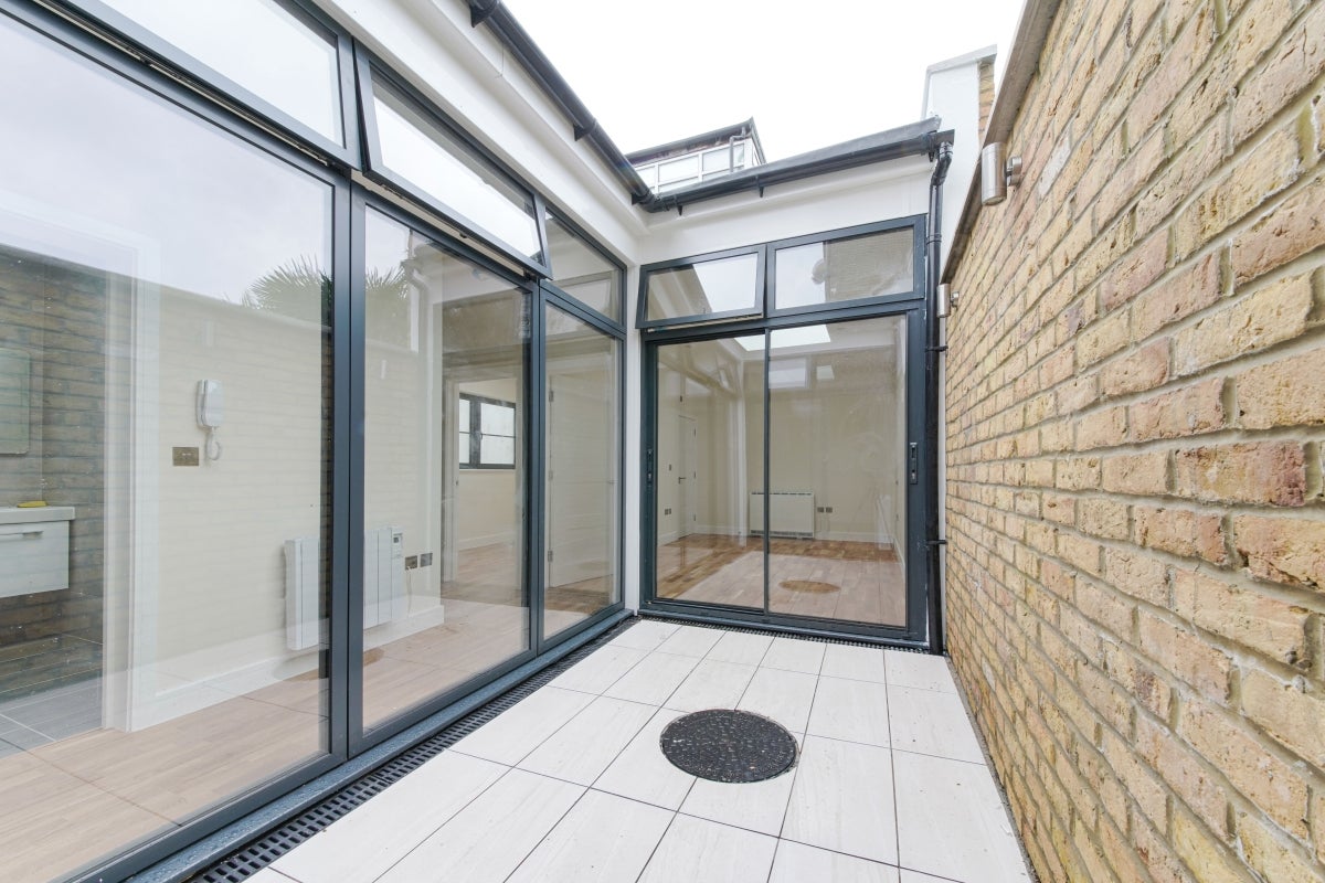 Flat Falkland Road in Greater London