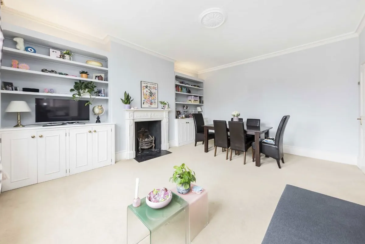 Flat Milson Road in Greater London