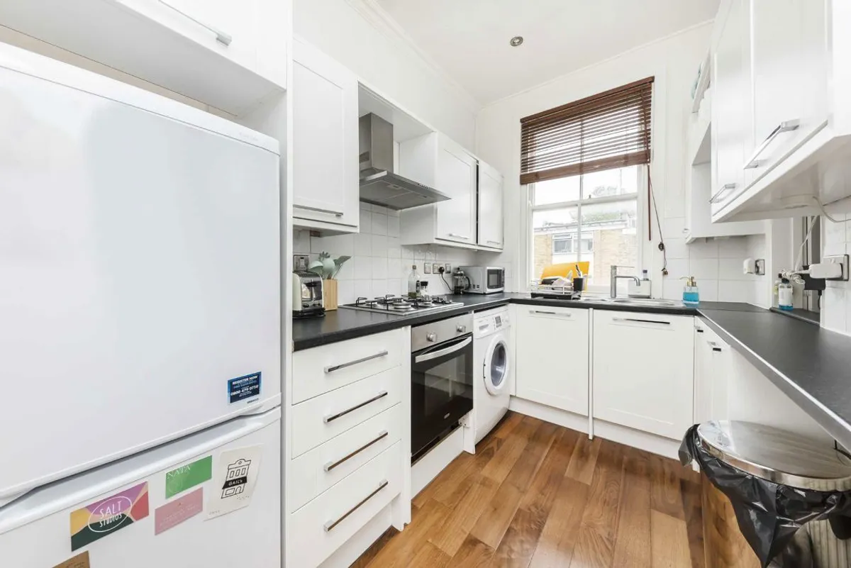 Flat Milson Road in Greater London