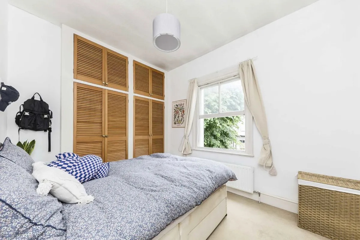 Flat Milson Road in Greater London