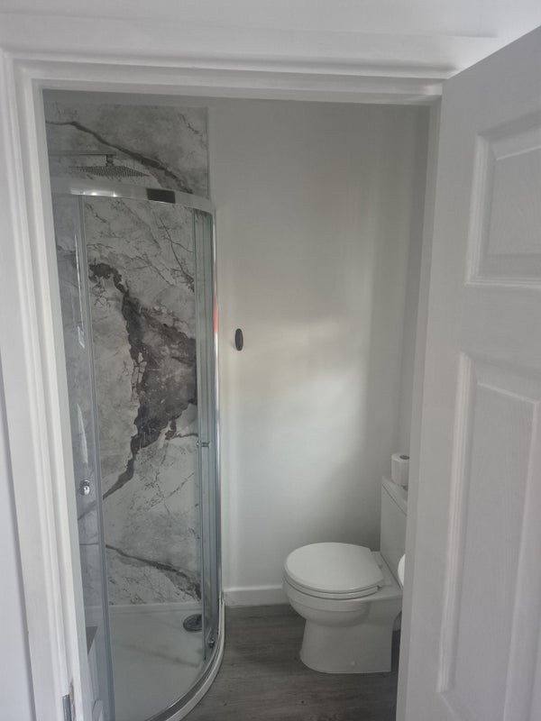 Room Hunter Road in Greater London
