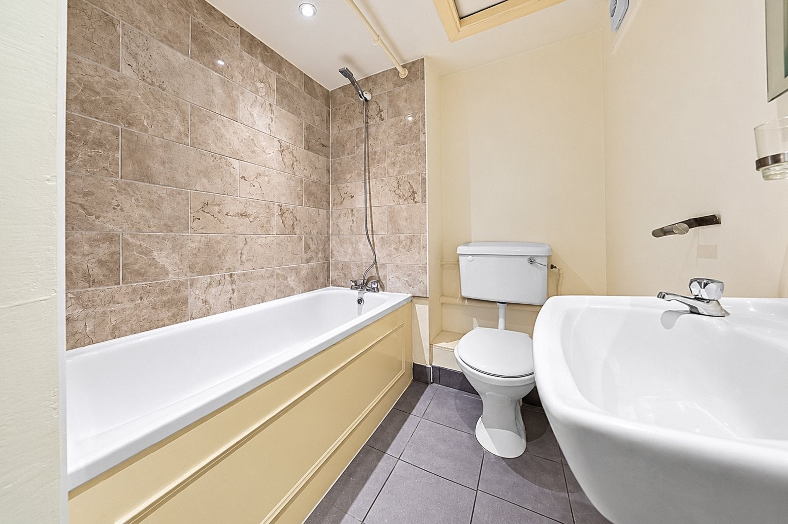 Flat Gaisford Street in Greater London