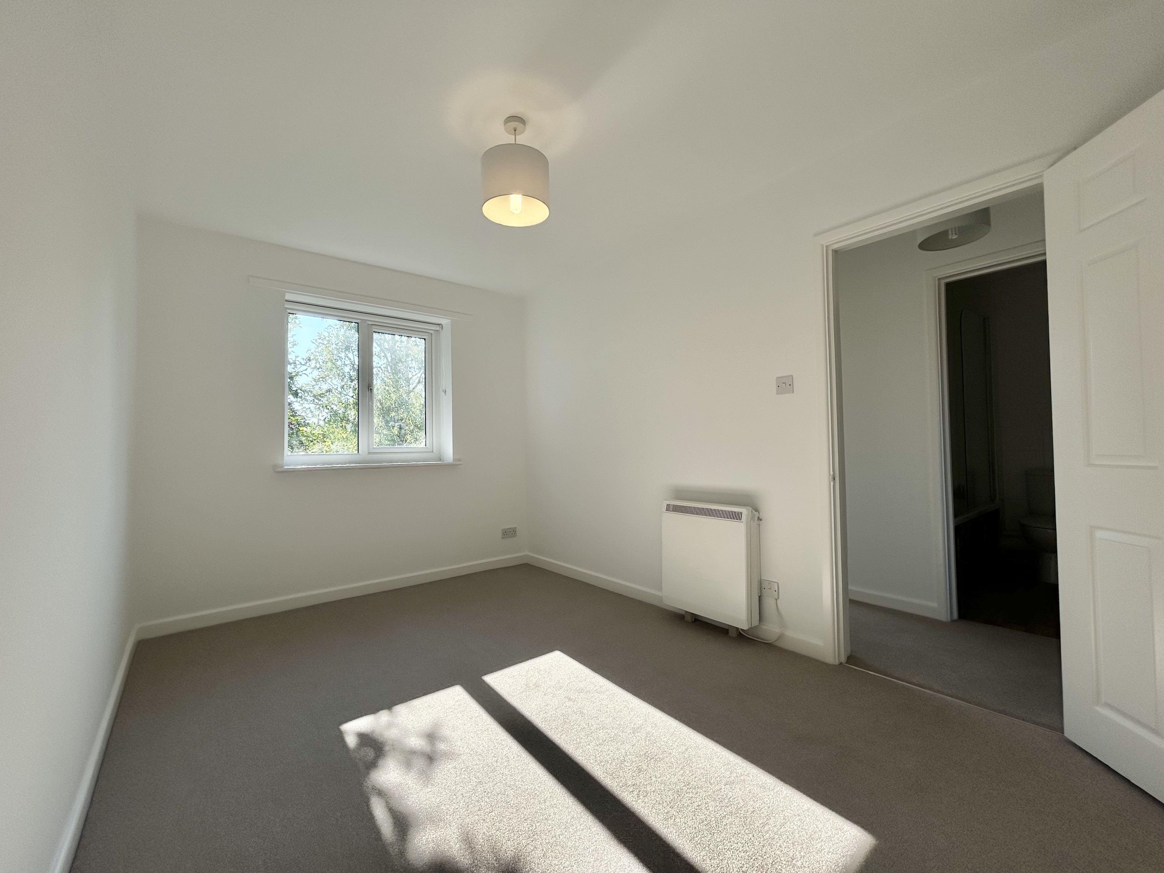 Flat Salisbury Road in Netheravon
