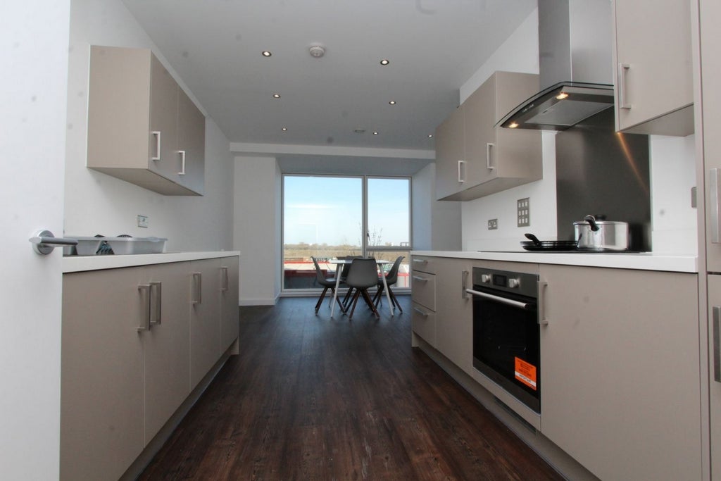 Room Globe Road in Greater London