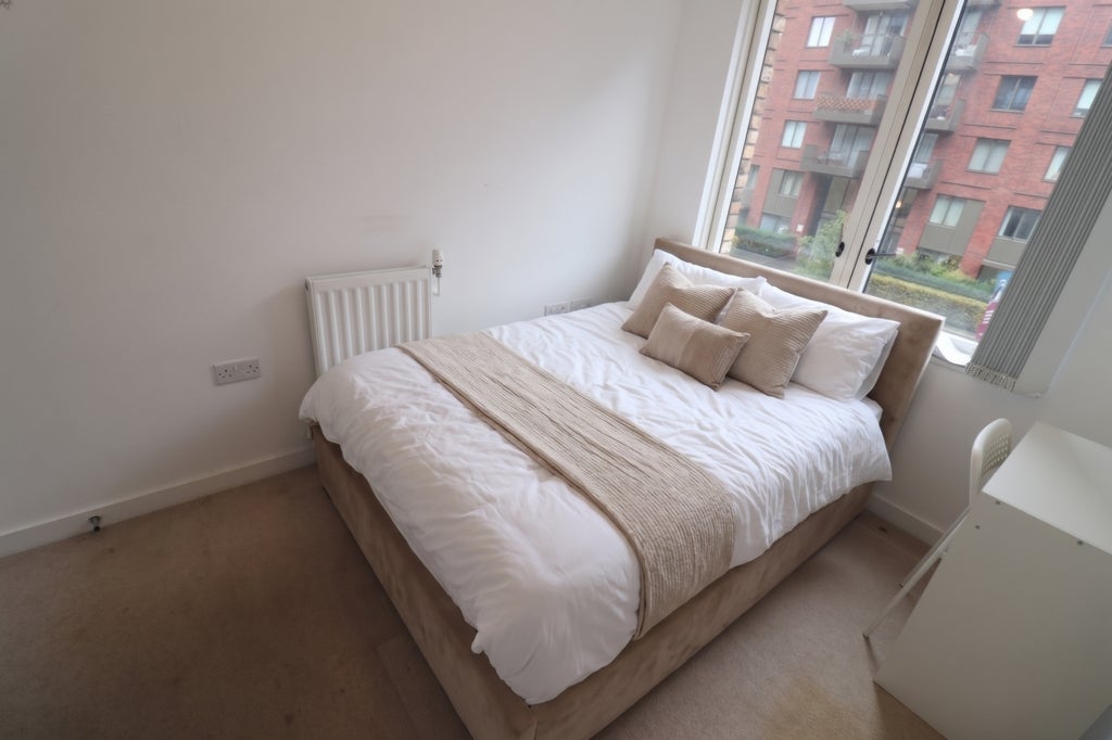 Room Globe Road in Greater London