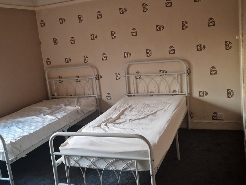 Room Nearmaker Road in Manchester