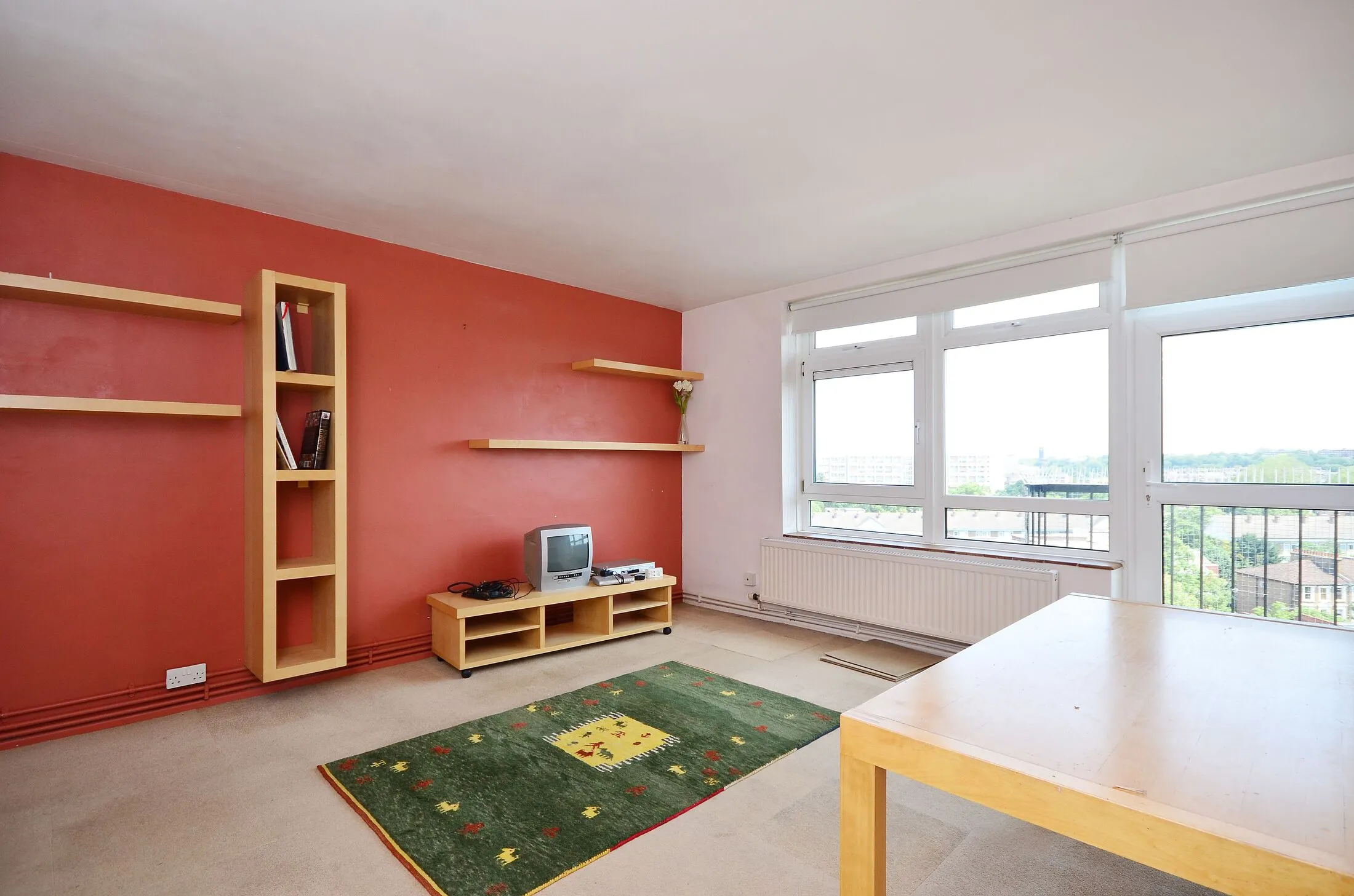 Flat Canterbury Crescent in Greater London