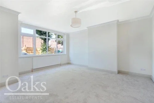 Flat Tavistock Road in London