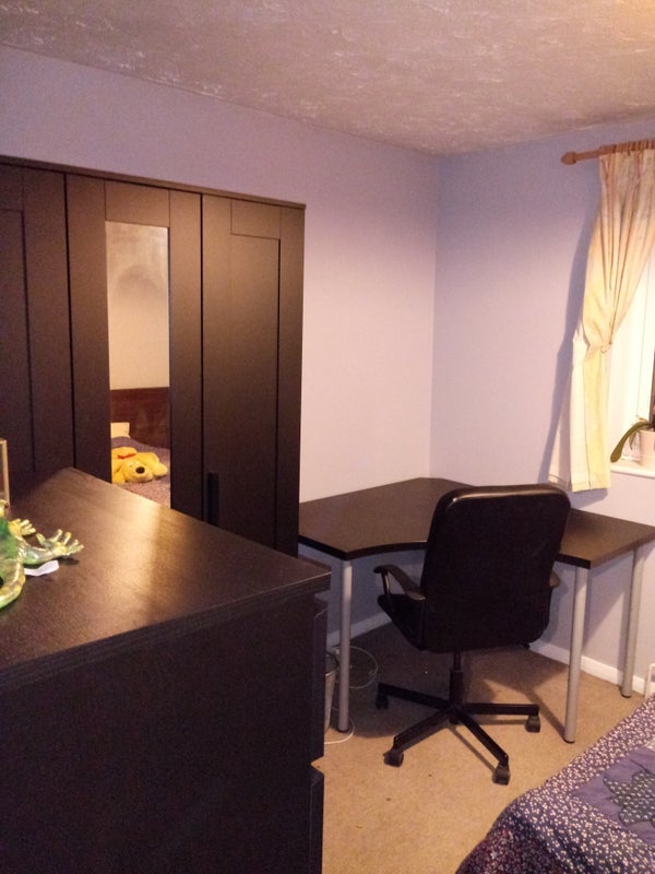 Room Pleasant Close in Charnwood