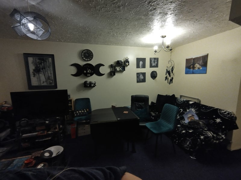 Room Pleasant Close in Charnwood
