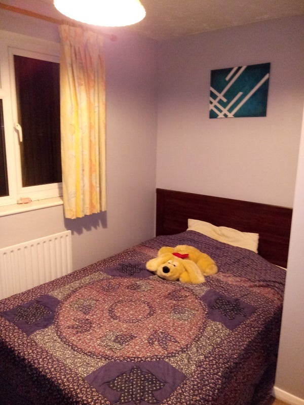 Room Pleasant Close in Charnwood
