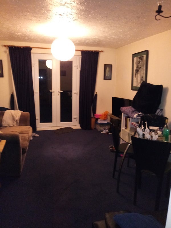 Room Pleasant Close in Charnwood