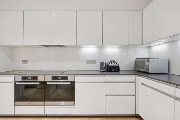 Flat Connaught Place in City of Westminster