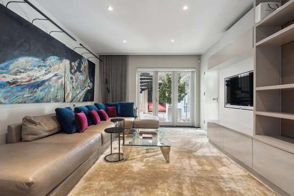 Flat Connaught Place in City of Westminster