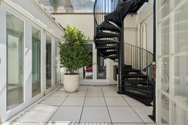 Flat Connaught Place in City of Westminster