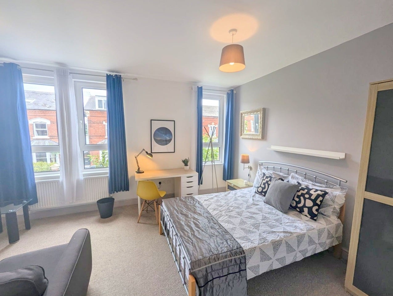 Room Summerfield Crescent in Birmingham