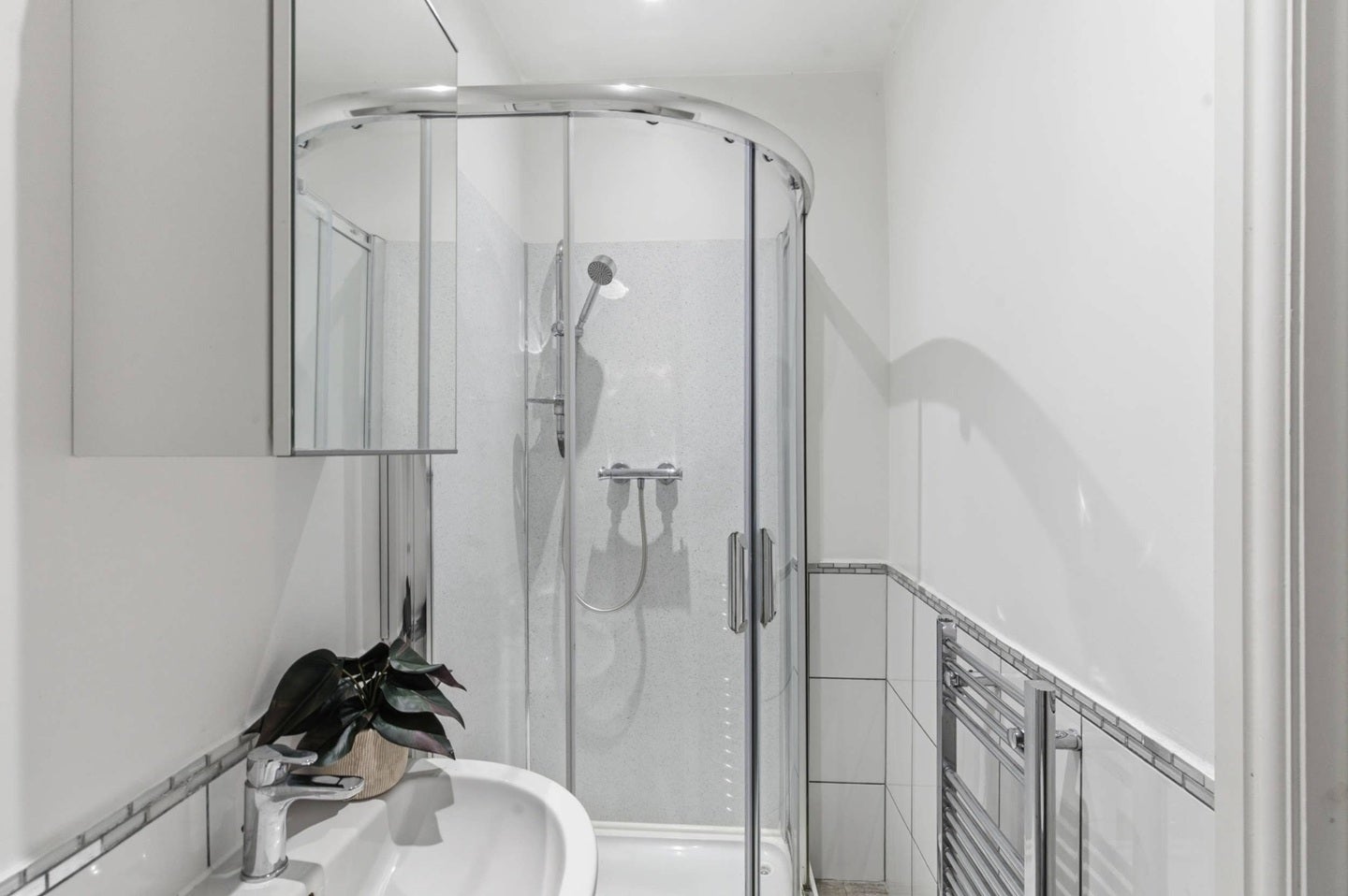 Room Summerfield Crescent in Birmingham