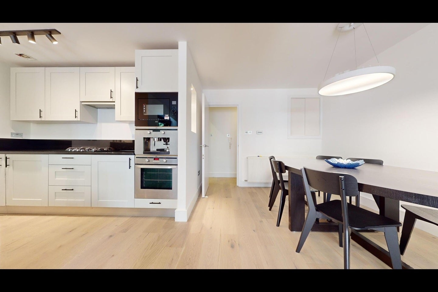 Flat Loveridge Road in Greater London