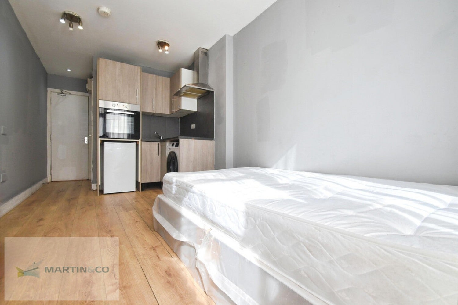 Flat Burlington Road in Greater London