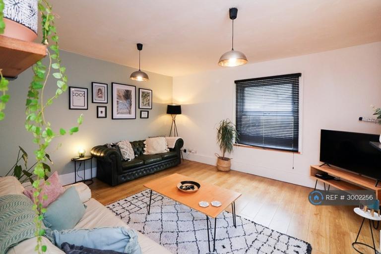 Flat Greenbrook Terrace in Taunton