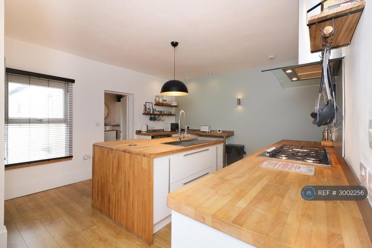 Flat Greenbrook Terrace in Taunton