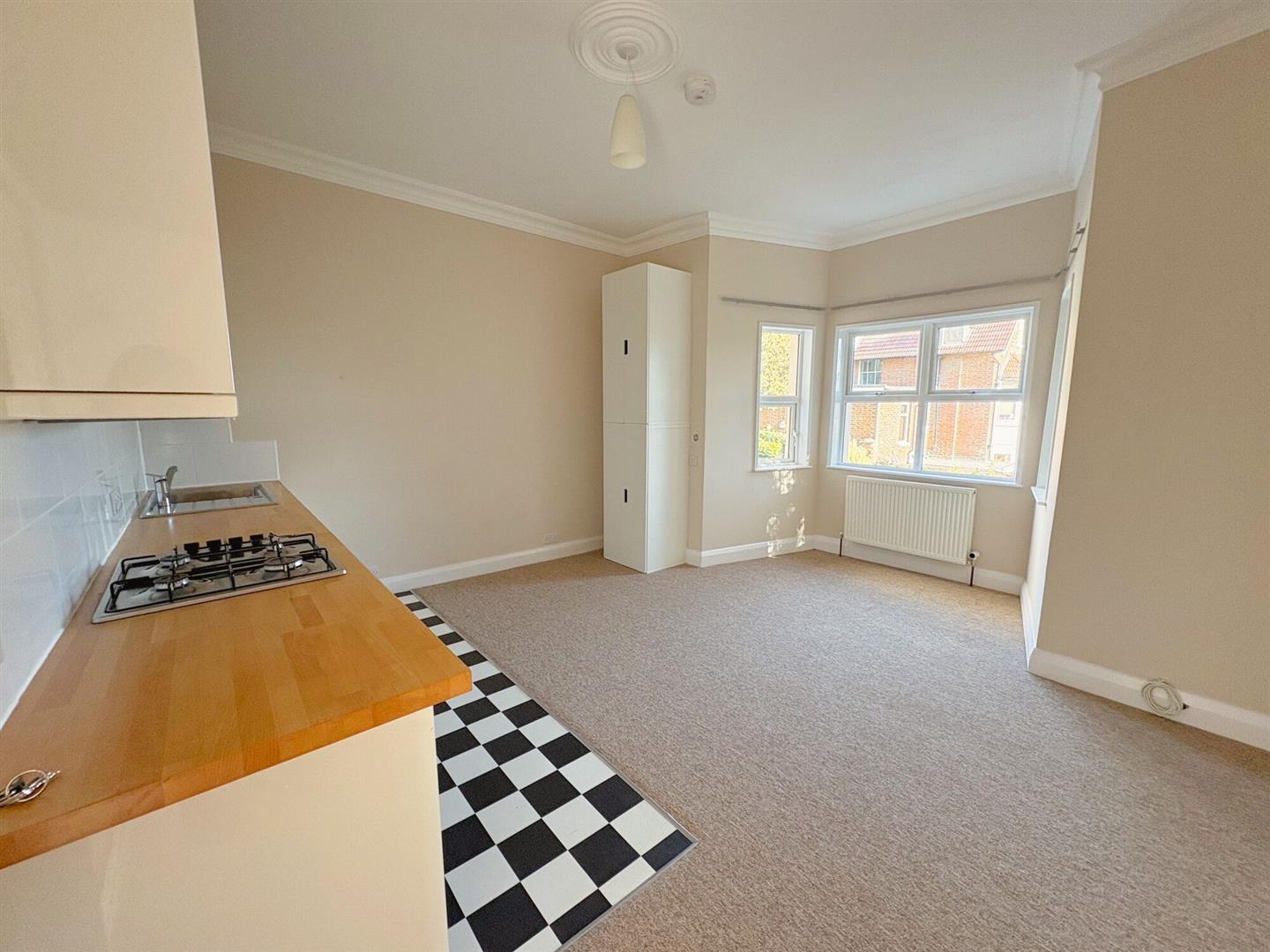 Flat Edward Road in St Leonards