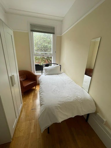 Room Merchant Square in City of Westminster