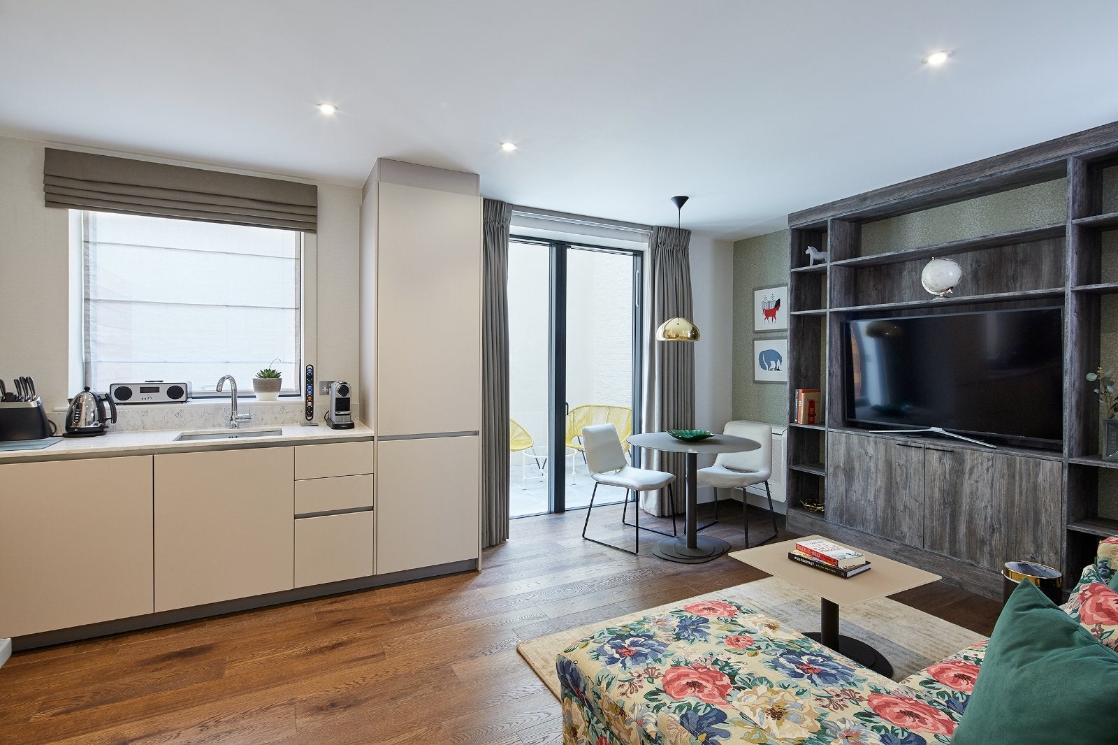Flat Cheval Place in Greater London