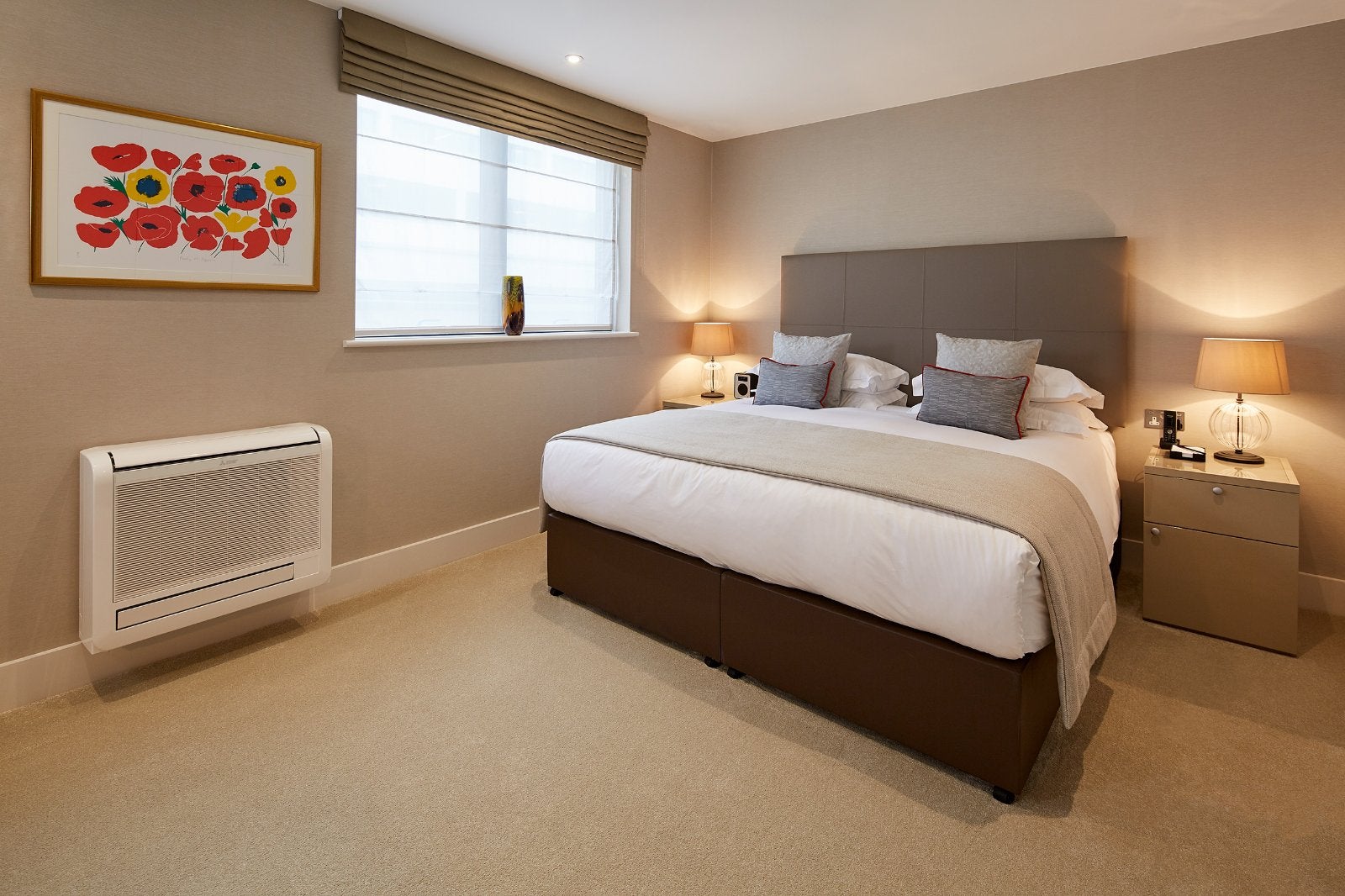 Flat Cheval Place in Greater London