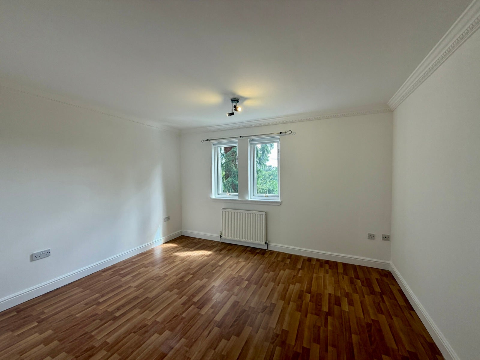 Flat Silverwells Crescent in Glasgow