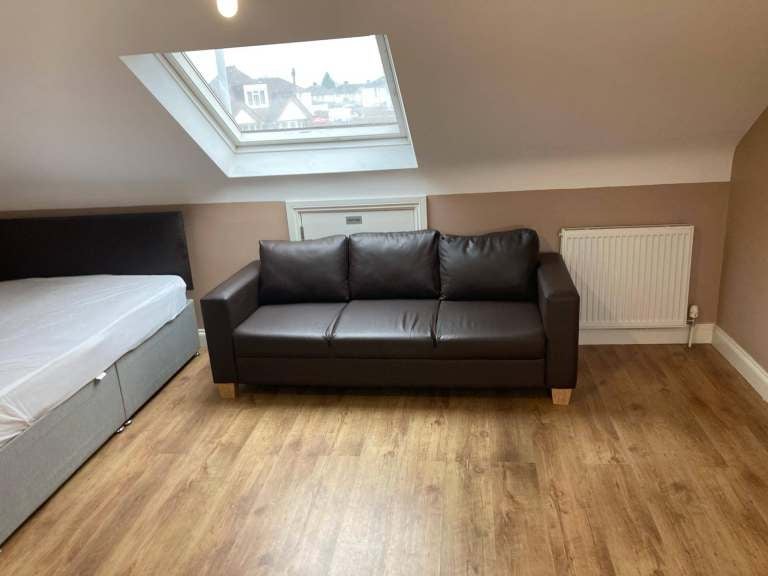 Room Hitchin Road in Luton