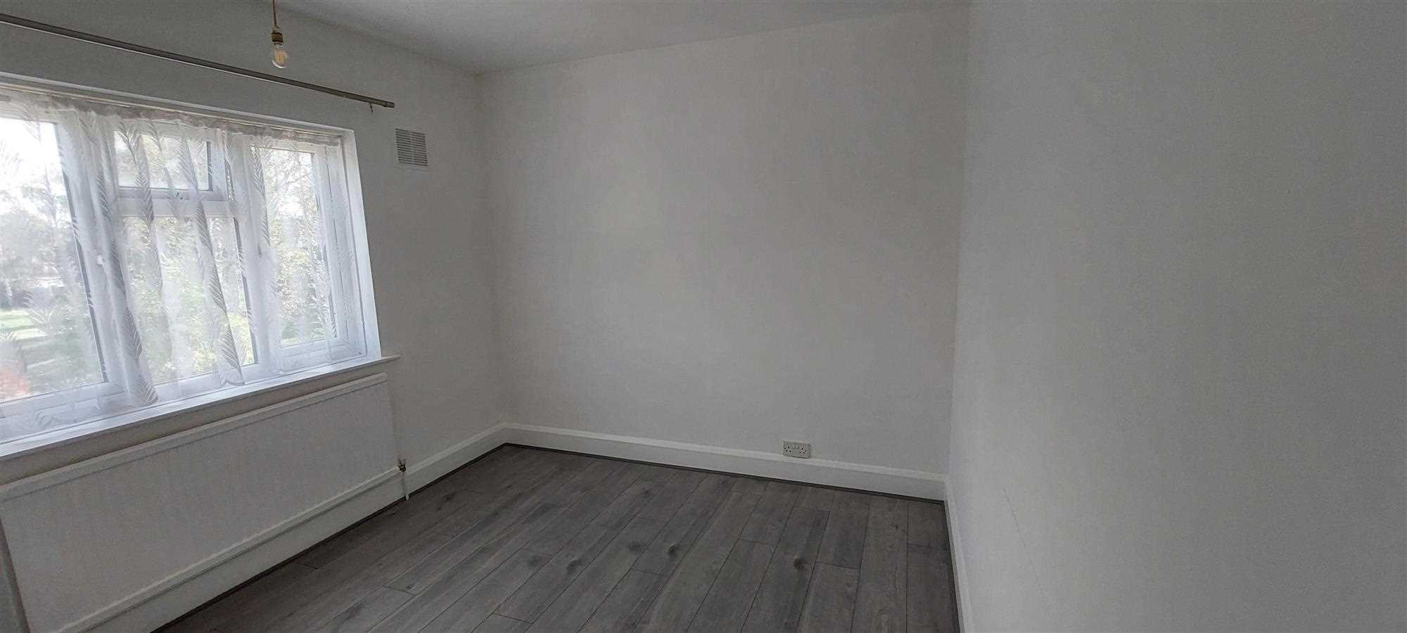 Flat Elthorne Road in Greater London