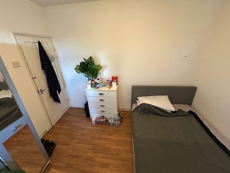Room Blore Close in Greater London
