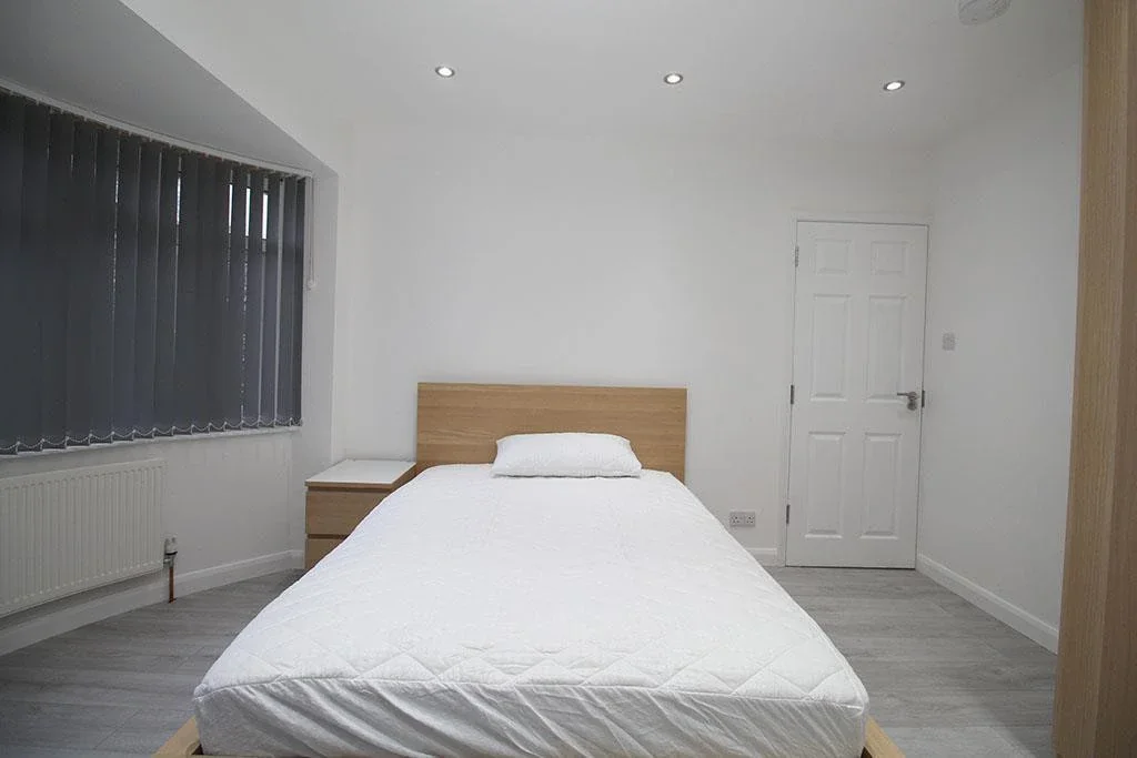Room Byron Street Extension in Charnwood