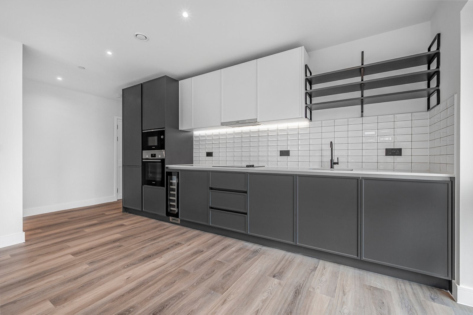 Flat Brooklands Park in Greater London