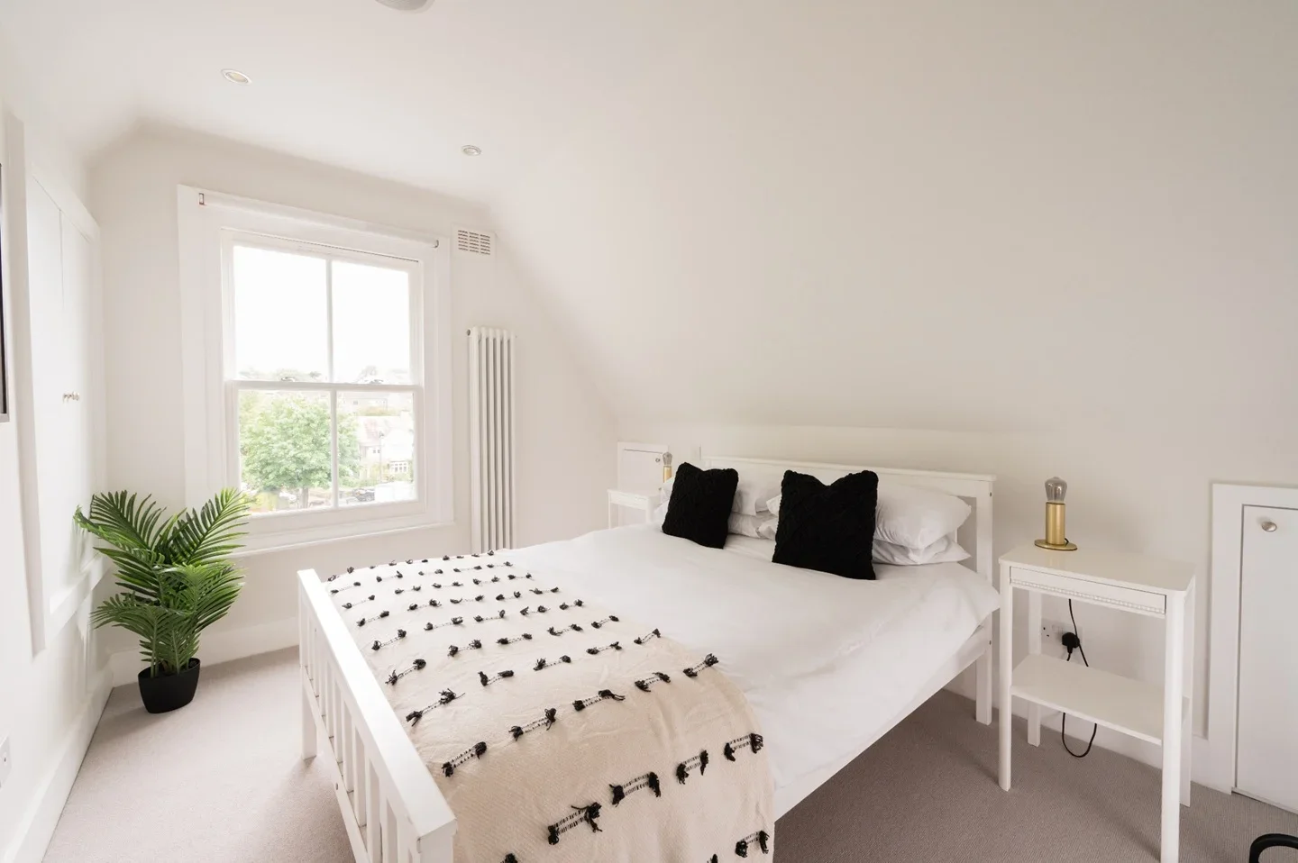 Flat Boveney Road in Greater London