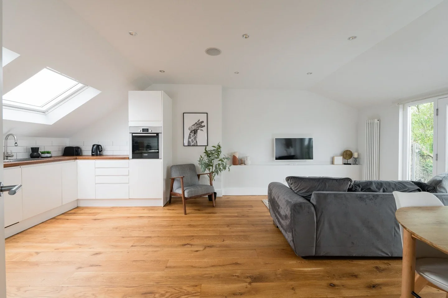Flat Boveney Road in Greater London